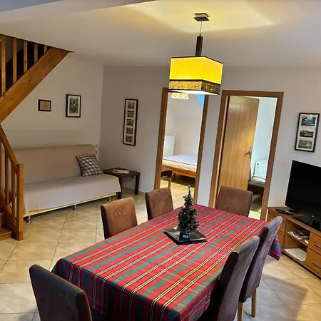 Pod Lasem Appartement *